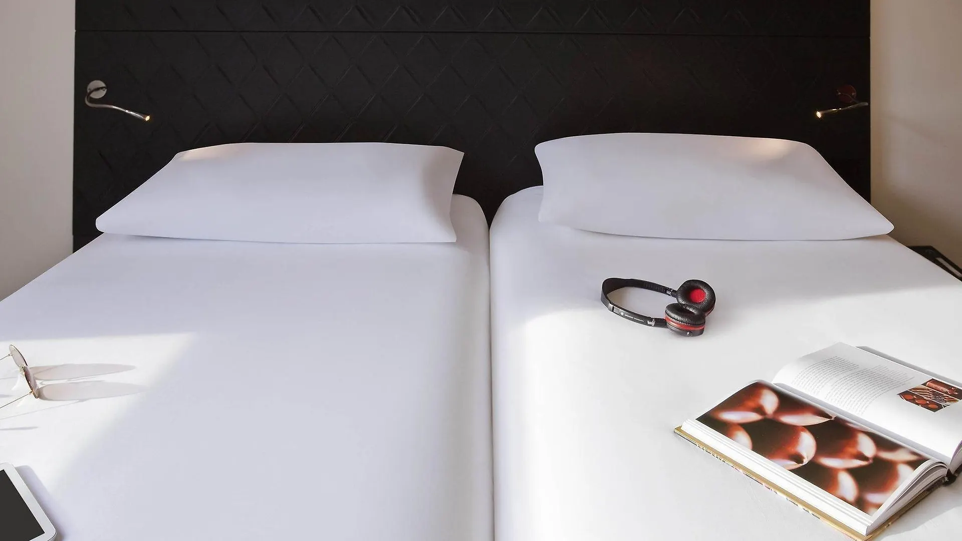 Ibis Styles Buttes Chaumont Paris